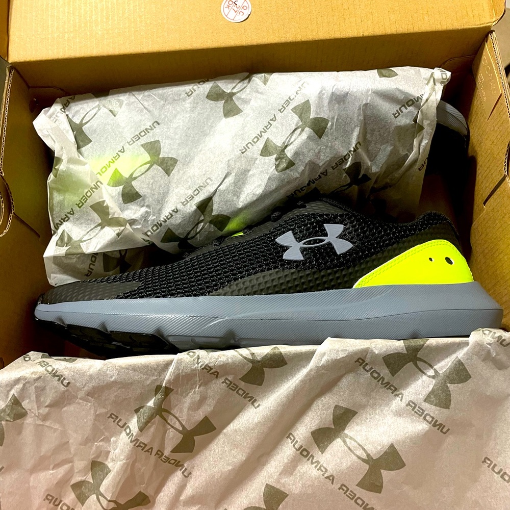 Men’s Under Armour UA Surge 3
